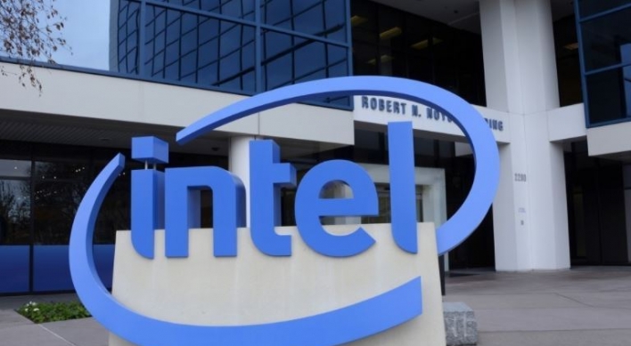 Samsung stands to benefit from Intel’s chip outsourcing plan