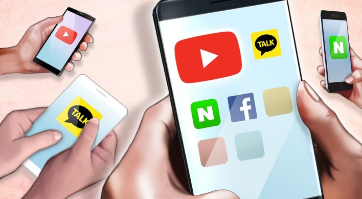 [News Focus] Record earnings, but Kakao, Naver can’t just celebrate