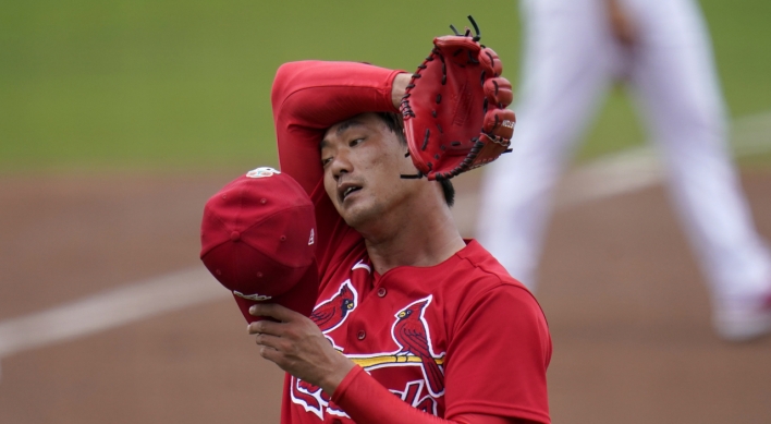 Cardinals' Kim Kwang-hyun allows 2 runs in 2 innings in return to spring training action