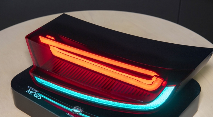 Hyundai Mobis presents HLED as innovative rear lamp material