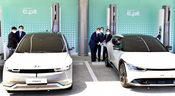 Hyundai Motor rolls out rapid EV chargers at 12 rest stops
