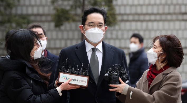 [Newsmaker] Samsung heir Lee returns to prison after surgery