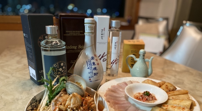 [Weekender] Tired of green-bottle rotgut, drinkers turn to traditional soju