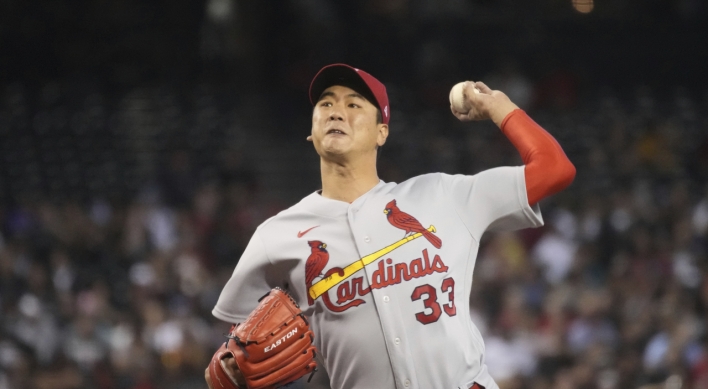 Cardinals' Kim Kwang-hyun takes 3rd straight loss vs. lowly Diamondbacks