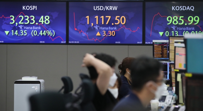 Seoul stocks open lower on inflation worries
