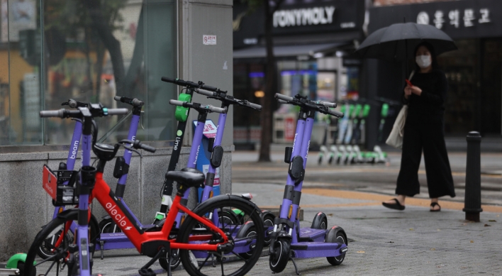 [Newsmaker] Seoul to start towing illegally parked e-scooters Thursday