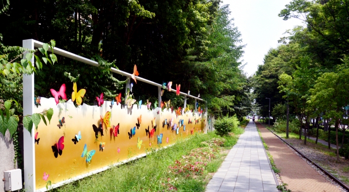 [Eye Plus] Nostalgic walk along Gyeongchun Line Forest Park