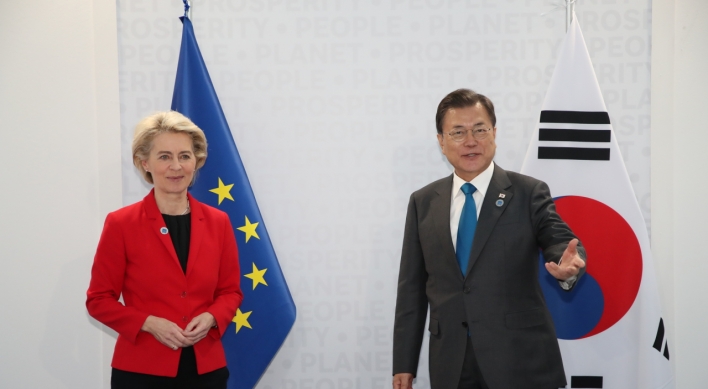 Moon, EU leader agree to bolster vaccine supplies for developing nations