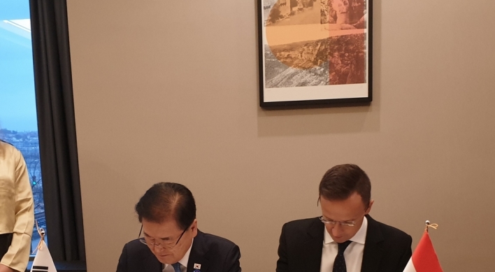 S. Korea, Hungary FMs discuss bilateral ties, strategic partnership