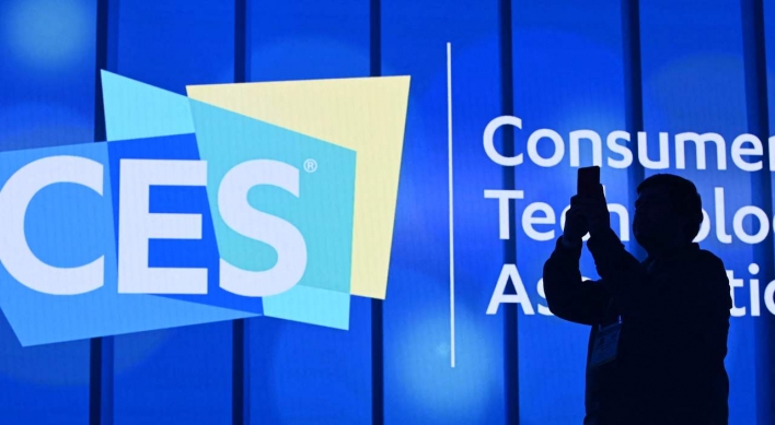 US firms suspend CES events over omicron spread, business as usual for Korean tech industry