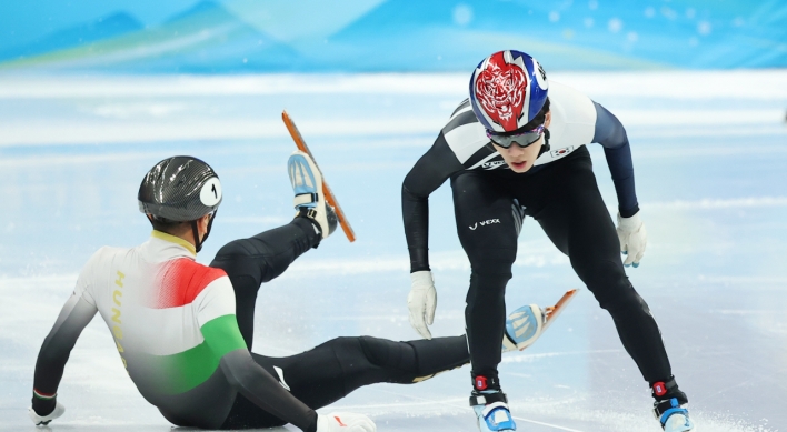 [BEIJING OLYMPICS] S. Korean men out early in men's 1,000m short track with injury, penalties