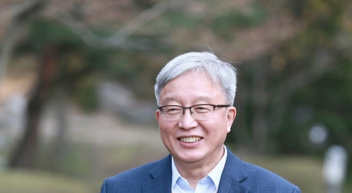 [Herald Interview] 'Lee Jae-myung's universal basic income would change society'