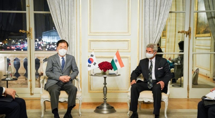 S. Korean, Indian FMs discuss ways to deepen ties in France meeting