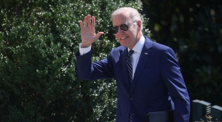 [Newsmaker] Biden forgives millions of student loans; critics fear inflation