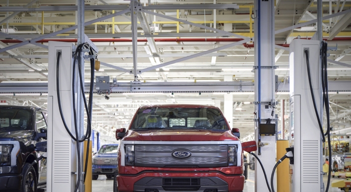 Ford stops production of EV truck over potential battery issue