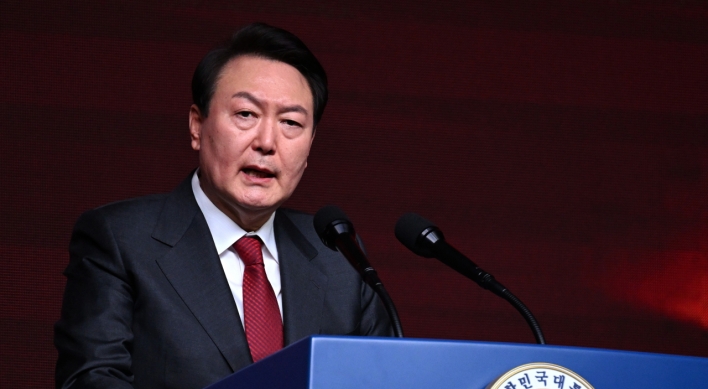 Yoon congratulates China's Xi on reelection