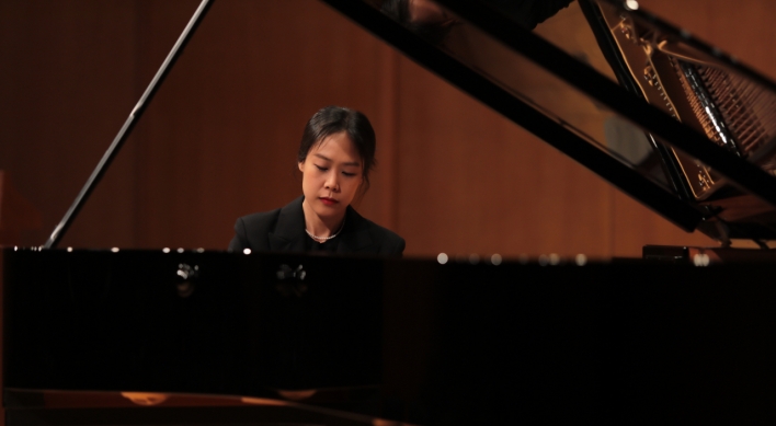 Pianist Son Yeol-eum releases Mozart complete piano sonatas album with recitals
