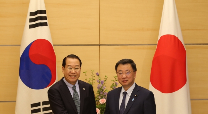 Unification minister meets top Japanese officials in Toky