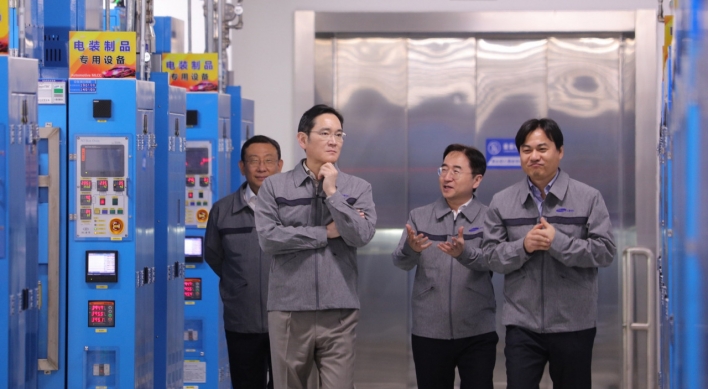 How Samsung, Hyundai tackle the China dilemma