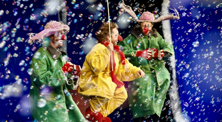 [Herald Review] 'Slava's Snowshow' brings delightful snowy magic to stage