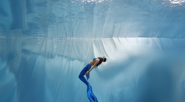 [Weekender] 'Dive into fantasy': Korean aquaphiles turn to art of mermaiding
