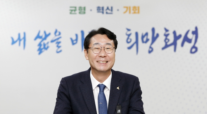 Hwaseong mayor gears up for balanced city development