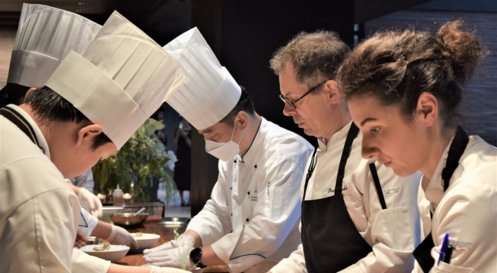 Michelin star chef harmonizes French cuisine with Korean flair