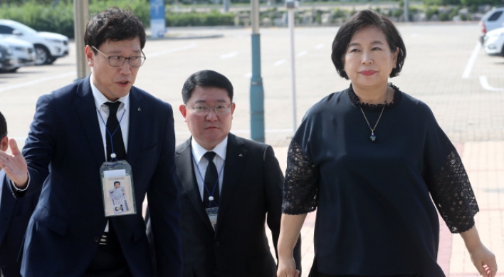 Hyundai chairwoman requests permission to visit North Korea's Kumgangsan