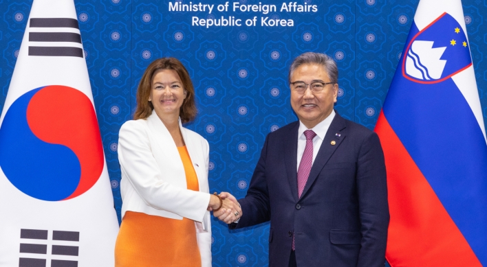 S. Korean, Slovenian FMs discuss cooperation in nuclear energy, science technology