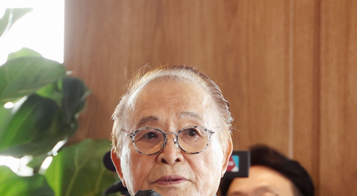 Veteran actor offers to donate land for late President Rhee Syng-man's memorial hall