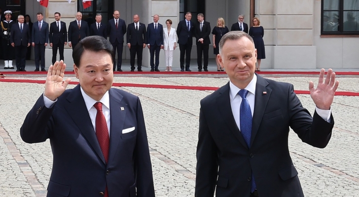 Yoon vows support for Ukraine reconstruction with Poland