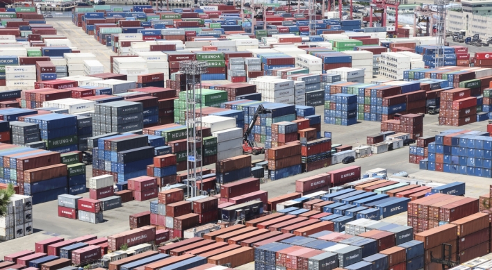Container freight rates for major destinations down in July