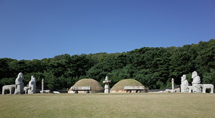 Heritage agency to coordinate with UNESCO in conserving Joseon royal tombs