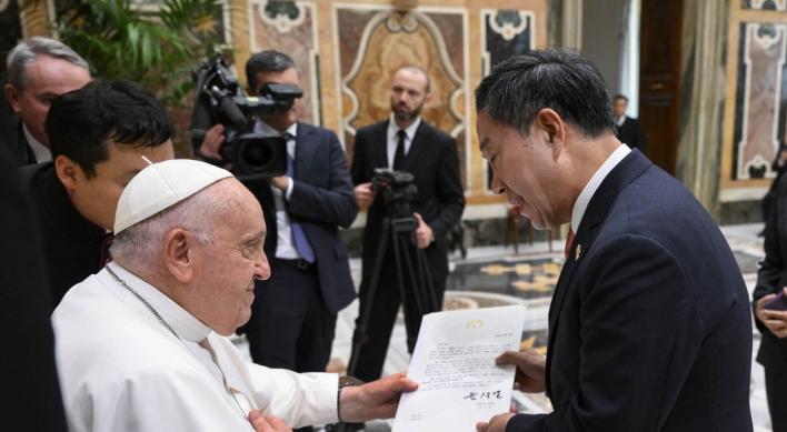 Yoon sends letter to Pope Francis on anniversary of S. Korea-Vatican relations