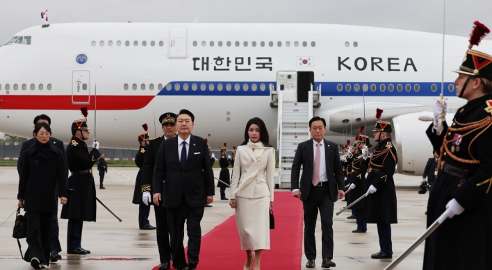 Korea makes last-minute push for Busan Expo bid