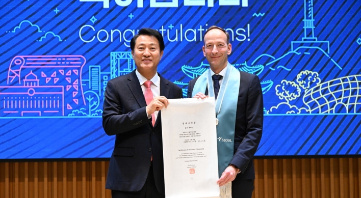Porsche Korea CEO named honorary Seoul citizen