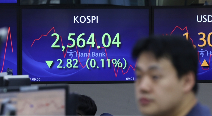 Seoul shares open lower on foreign sell-offs