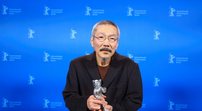 S. Korean director Hong wins Berlin Silver Bear Grand Jury Prize with new film, 'A Traveler's Needs'