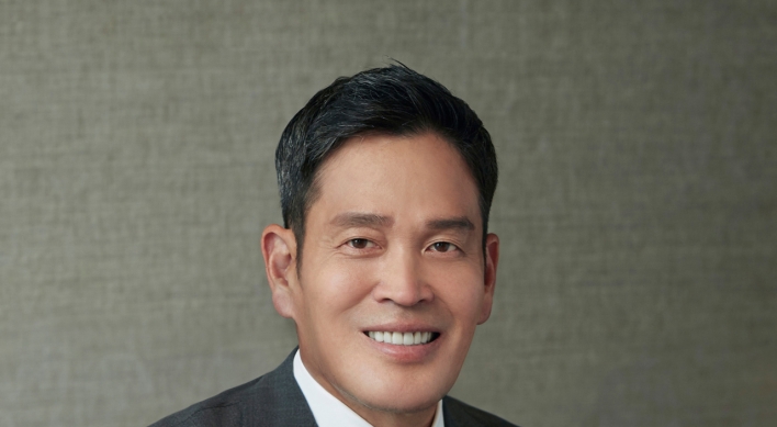 Shinsegae’s 55-year-old heir promoted to chair