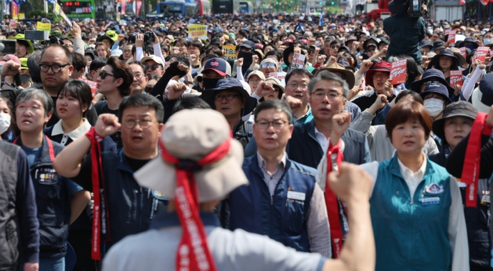 On May Day, labor union blasts Yoon's foreign nanny proposal