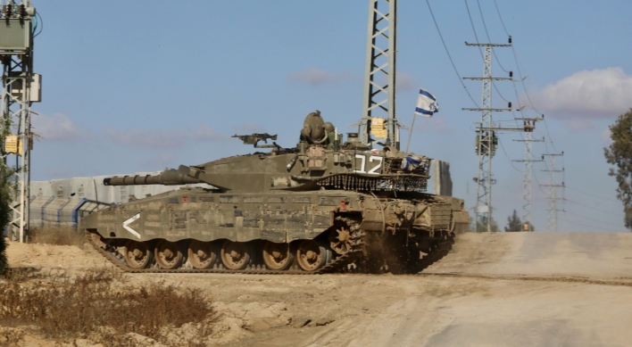 Israeli forces take control of Rafah crossing with Egypt