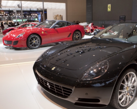 Chinese women take on `Man's World'  with $400,000 Maseratis
