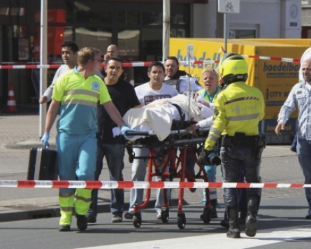 Gunman kills 6, himself in Dutch shopping mall