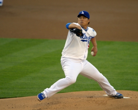 Ryu, Dodgers snap losing streak