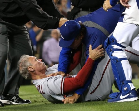 Dodgers beat D-backs 5-3 in brawl-filled game