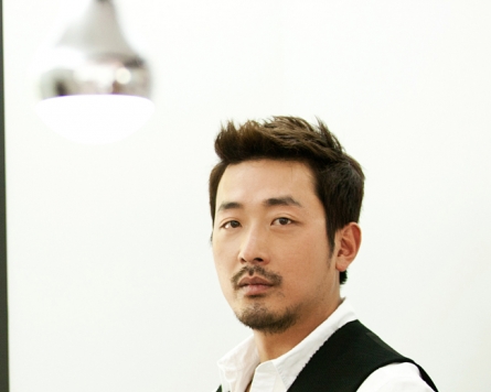 [Herald Interview] Ha Jung-woo brings romance to dark era in ‘Assassination’