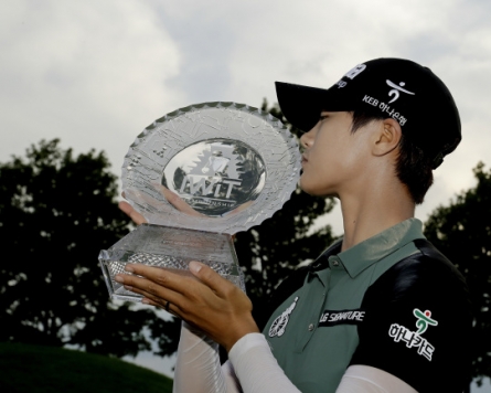 Park Sung-hyun returns to top of women's world golf rankings