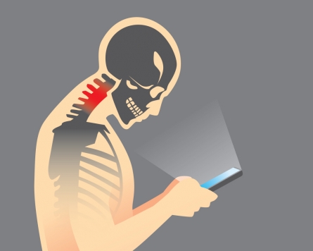 Too much time on smartphone poses health threat