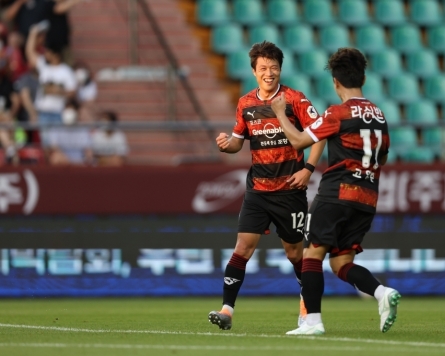 Jeonbuk closing in on Ulsan for K League lead