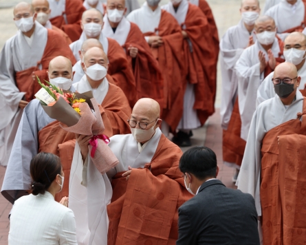 Buddhist Jogye Order's new executive chief takes office